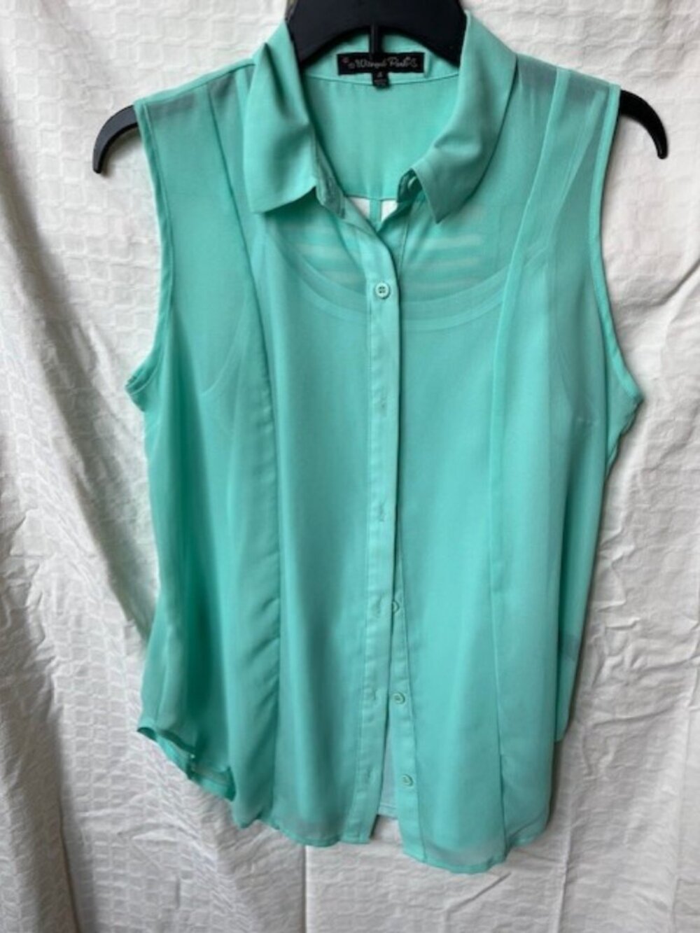 Womens Sleeveless blouse size 6 with tank